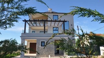 Villa mit drei Wohnungen Fazana